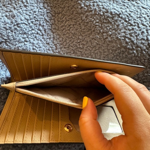 Michael Kors Walet - Picture 2 of 5